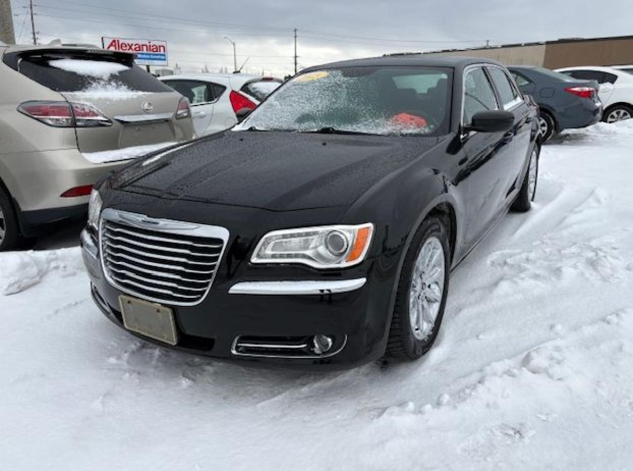 2013 Chrysler 300 Touring  Photo0