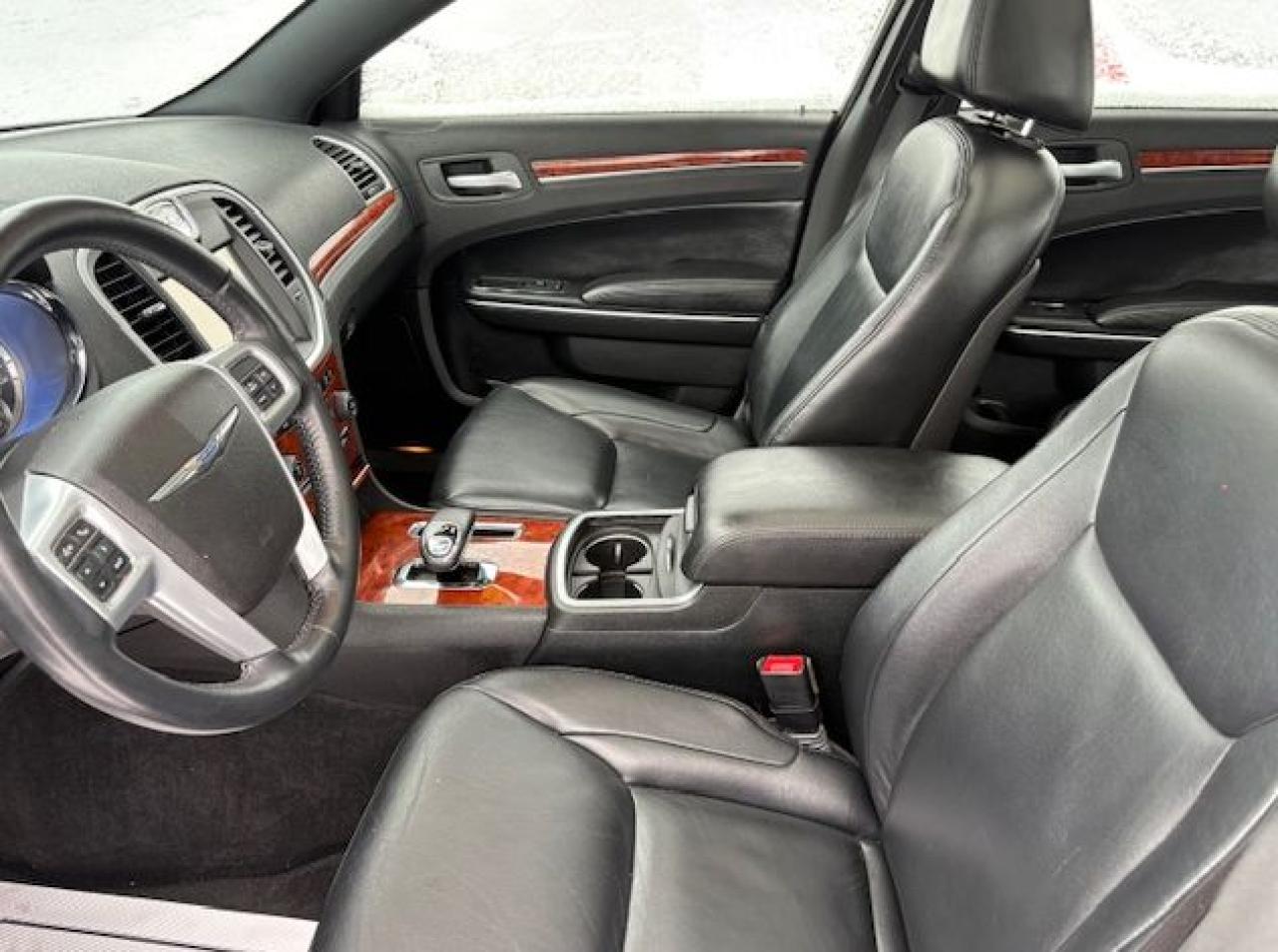 2013 Chrysler 300 Touring  Photo