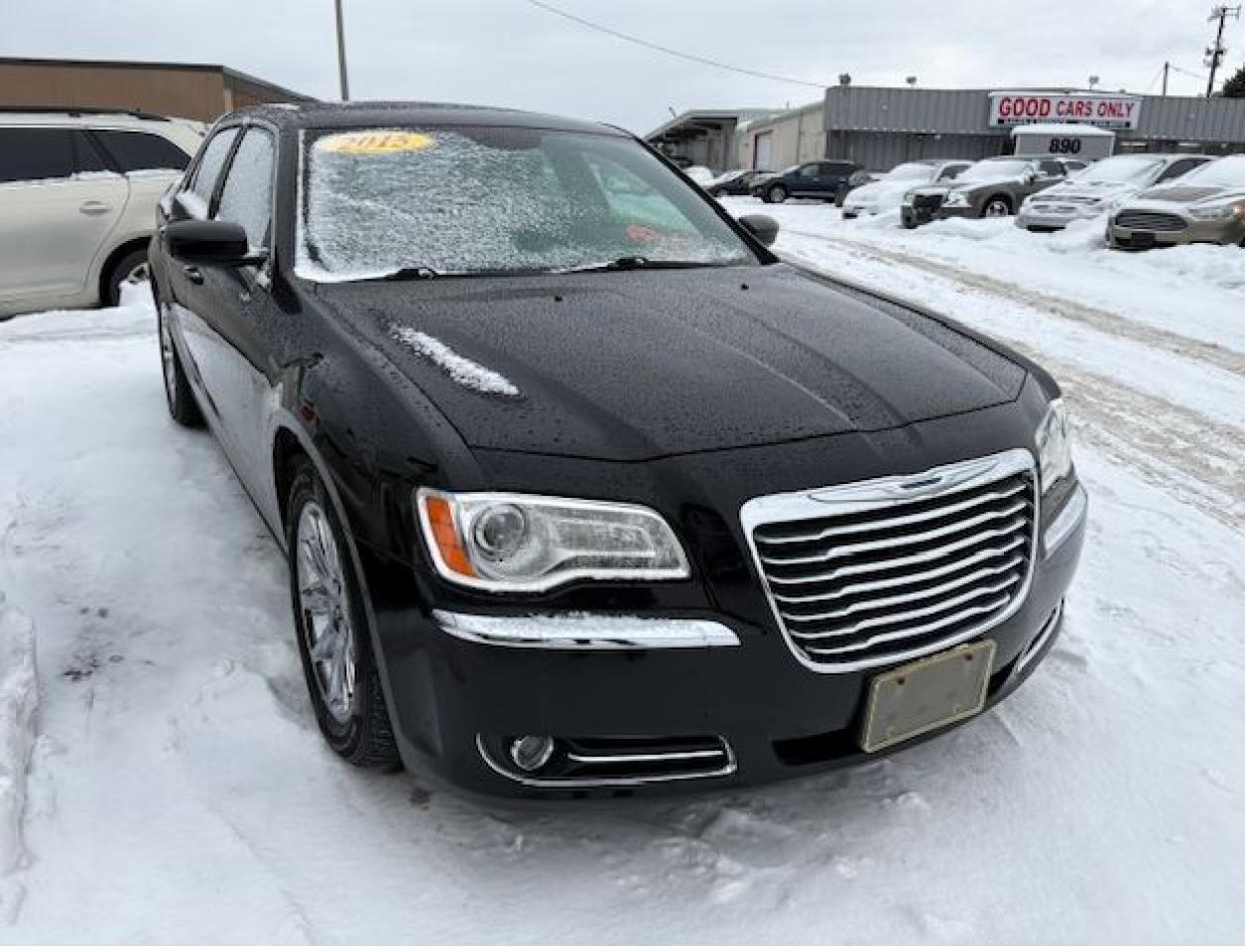 2013 Chrysler 300 Touring  Photo2