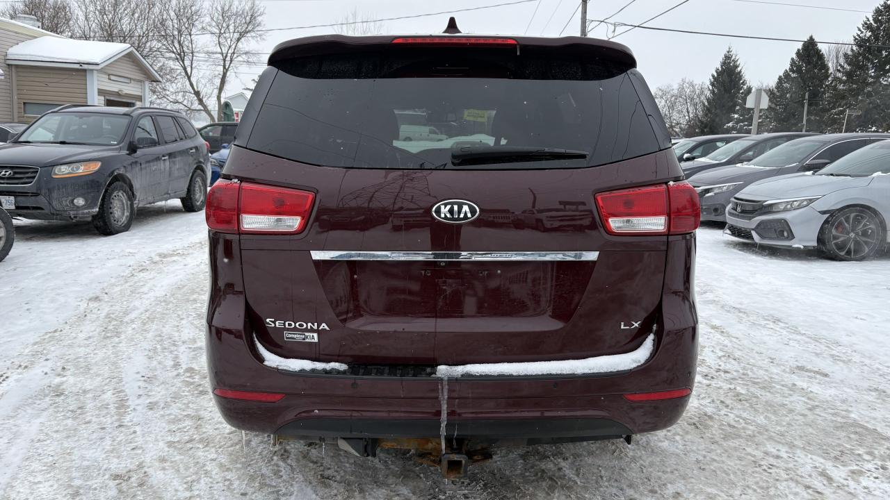 2016 Kia Sedona LX+ Photo