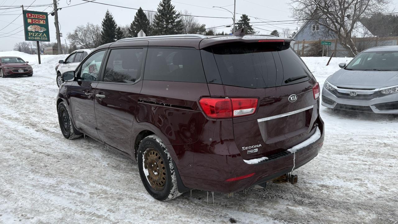 2016 Kia Sedona LX+ Photo