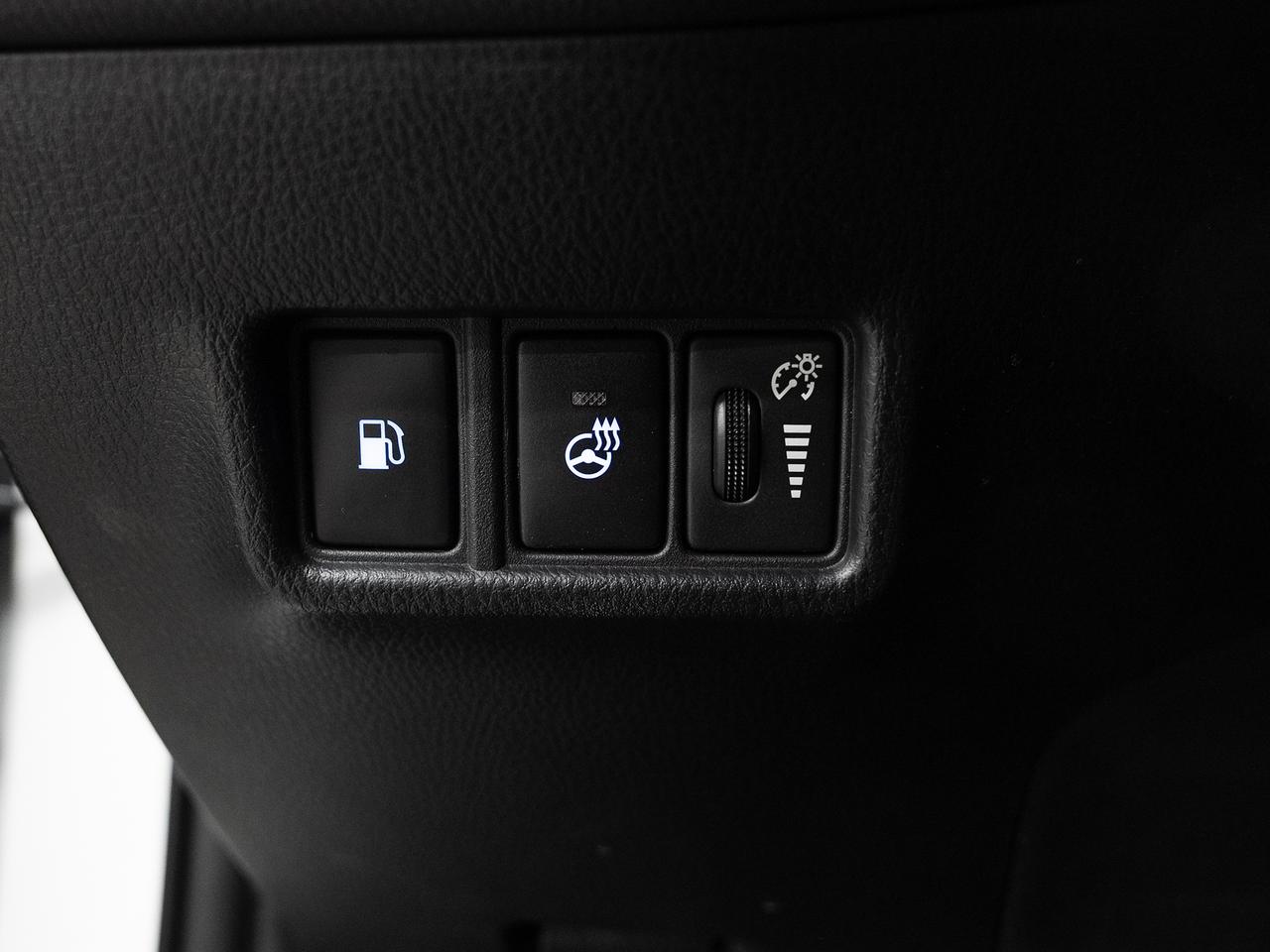 2022 Toyota C-HR XLE PREMIUM | BSM | ACC | Heated Seats | CarPlay Photo