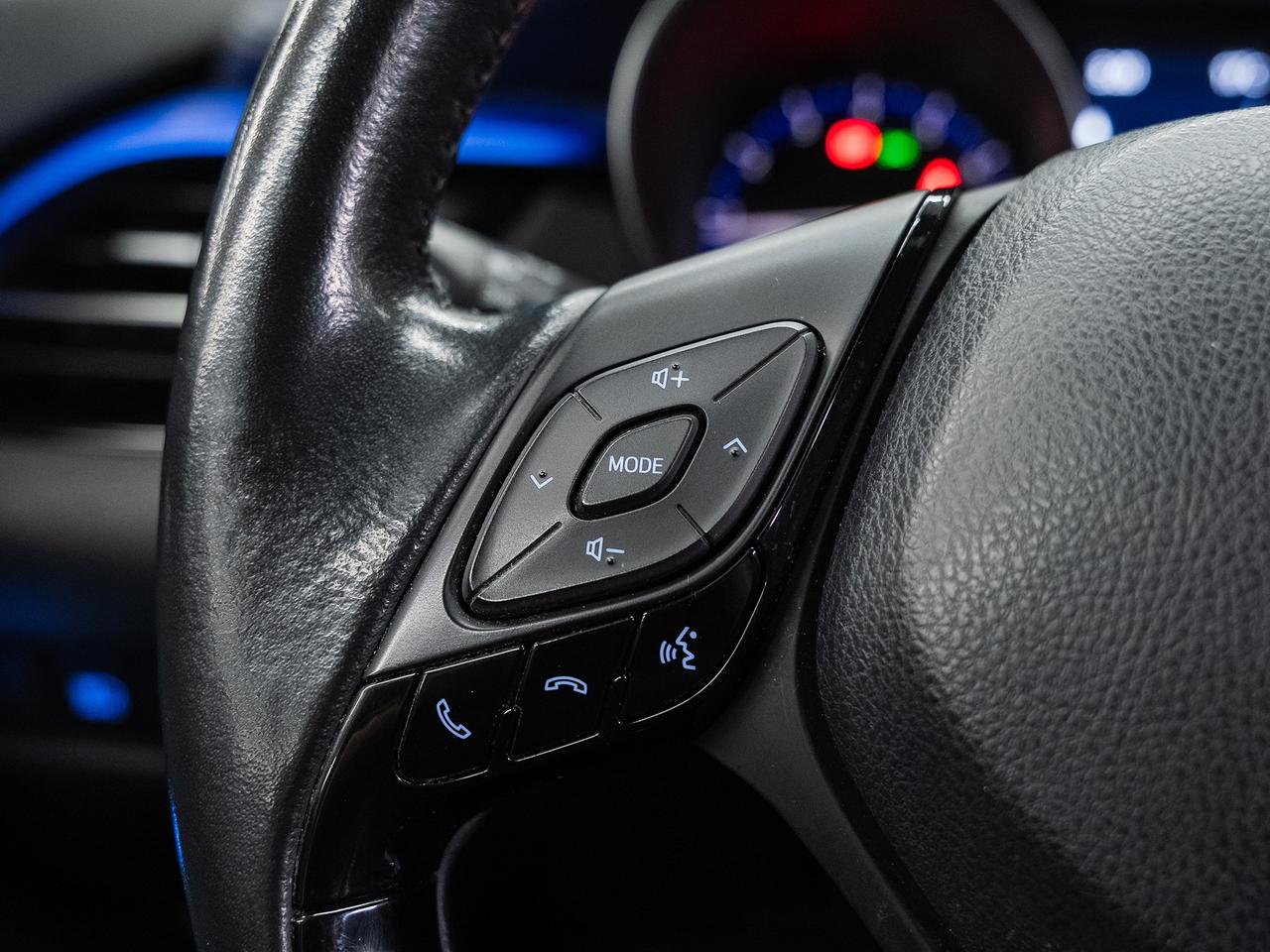 2022 Toyota C-HR XLE PREMIUM | BSM | ACC | Heated Seats | CarPlay