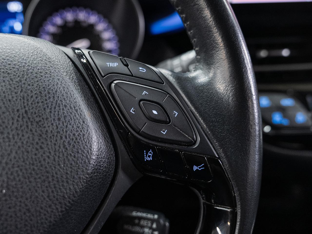 2022 Toyota C-HR XLE PREMIUM | BSM | ACC | Heated Seats | CarPlay