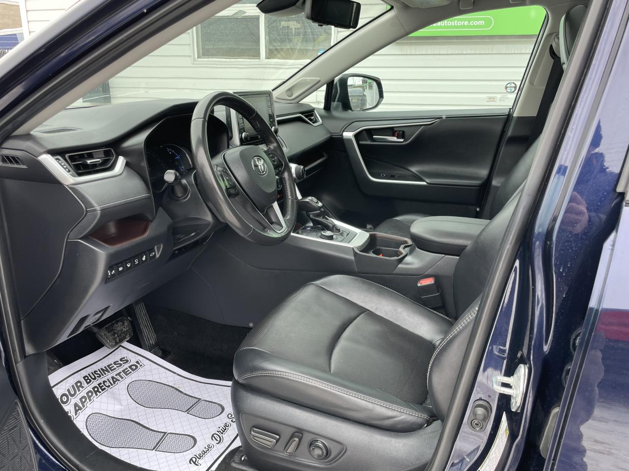 2019 Toyota RAV4 Hybrid Limited Photo