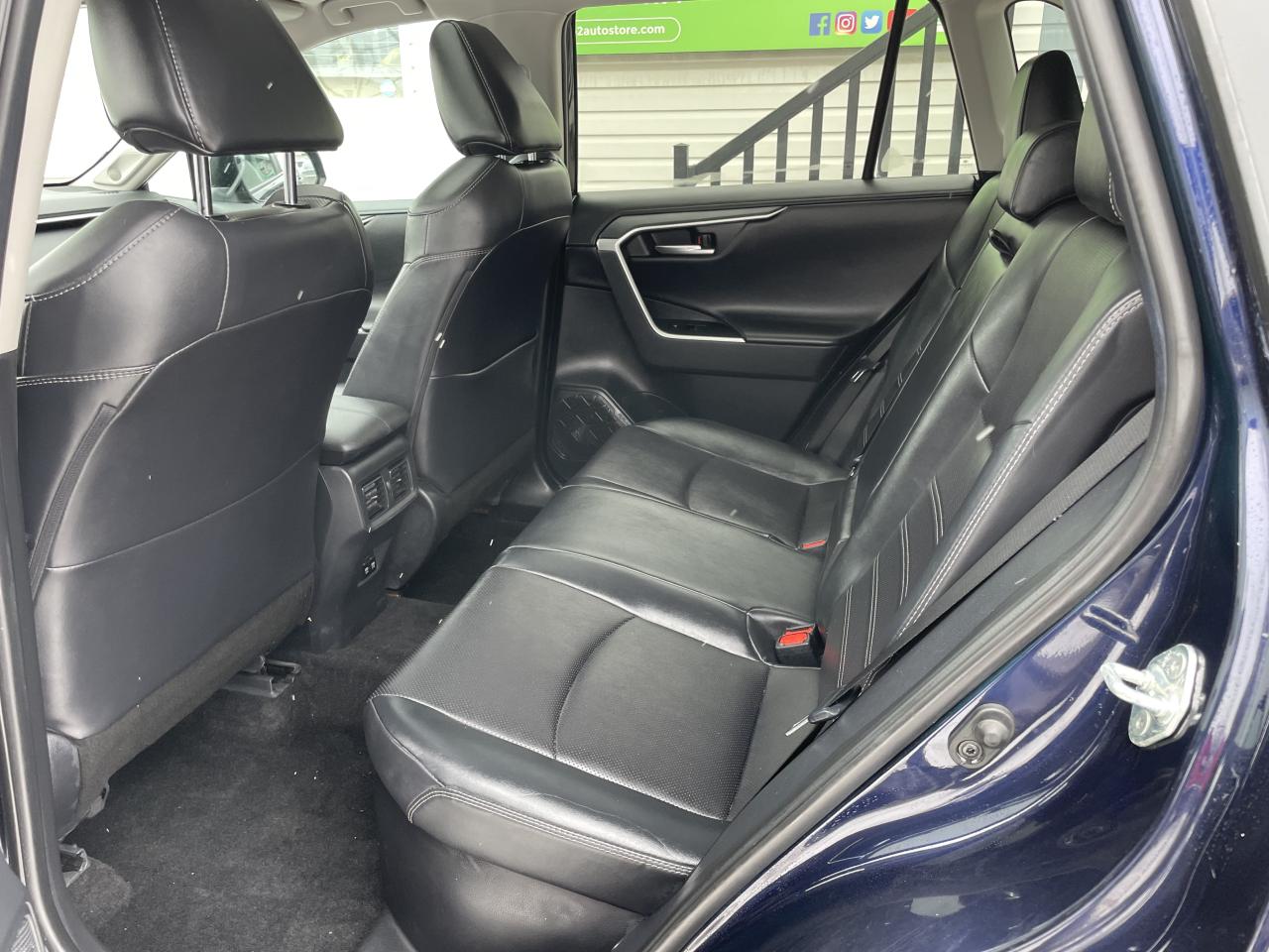 2019 Toyota RAV4 Hybrid Limited Photo