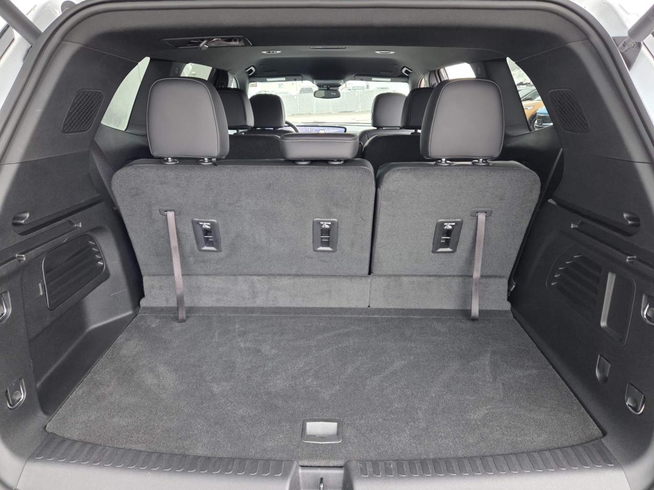 2025 Buick Enclave Sport Touring One Owner | 7-Passenger | Leather | 20" Wheels Photo