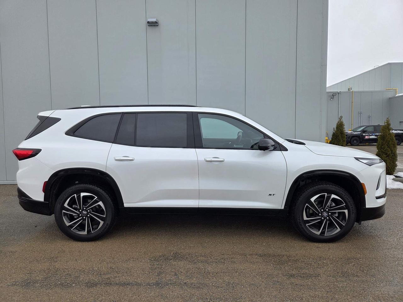 2025 Buick Enclave Sport Touring One Owner | 7-Passenger | Leather | 20" Wheels Photo4