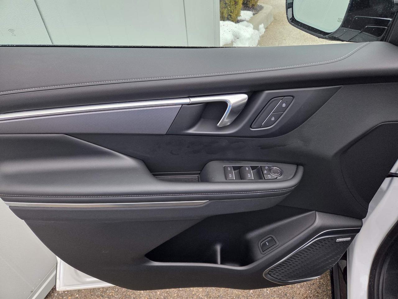 2025 Buick Enclave Sport Touring One Owner | 7-Passenger | Leather | 20" Wheels Photo