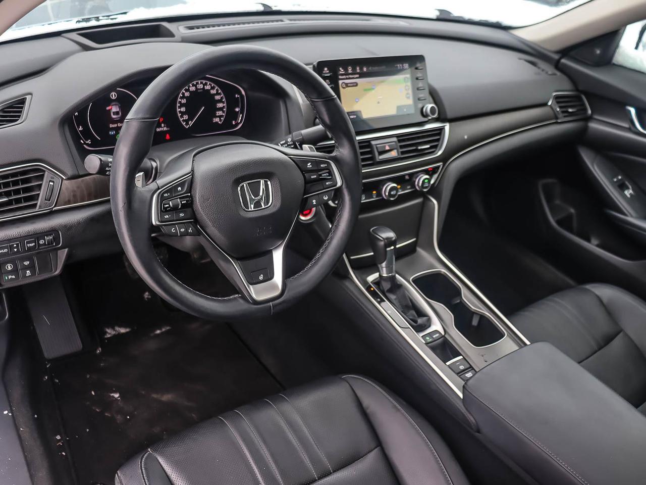 2018 Honda Accord Touring CVT Photo