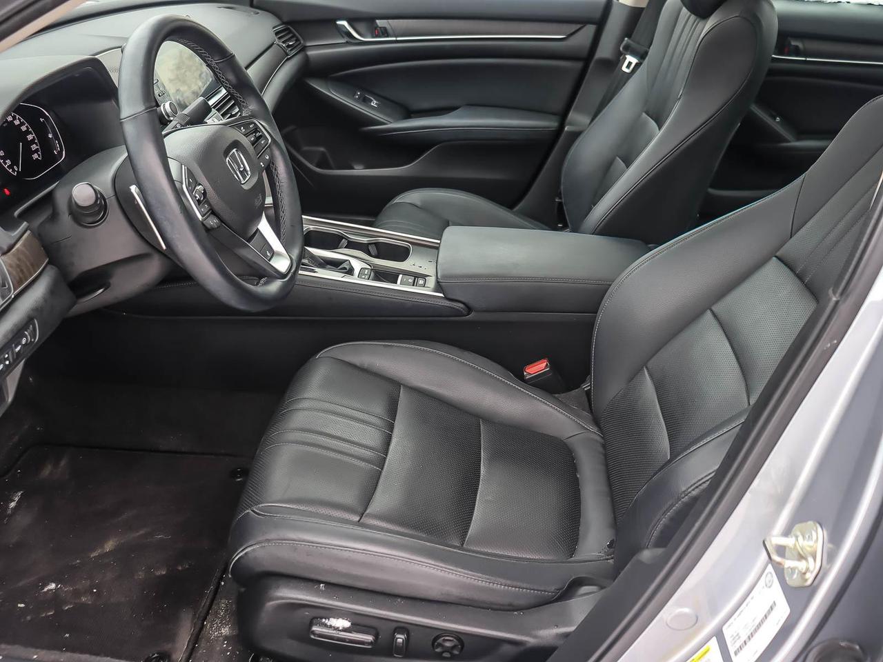 2018 Honda Accord Touring CVT Photo