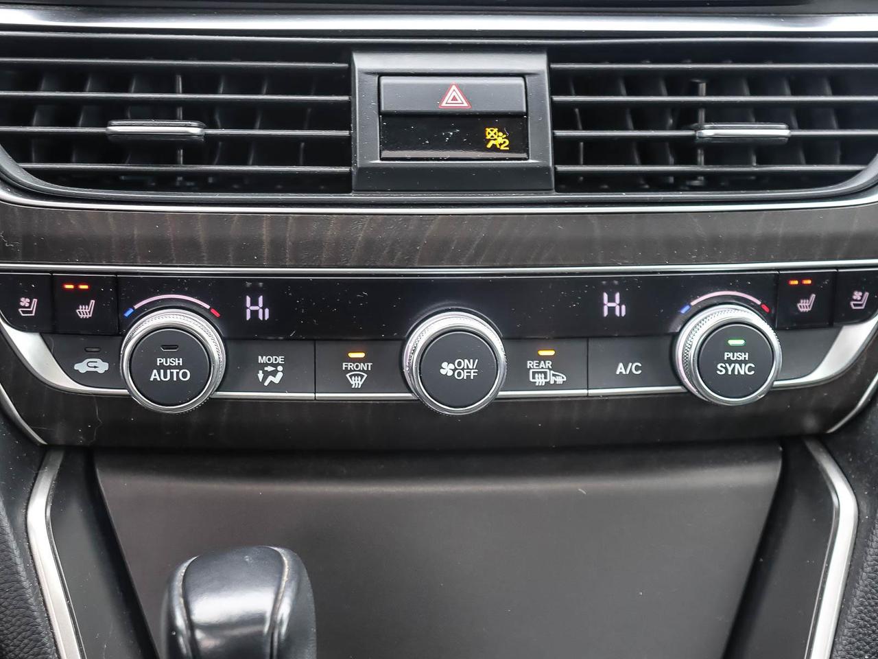 2018 Honda Accord Touring CVT Photo