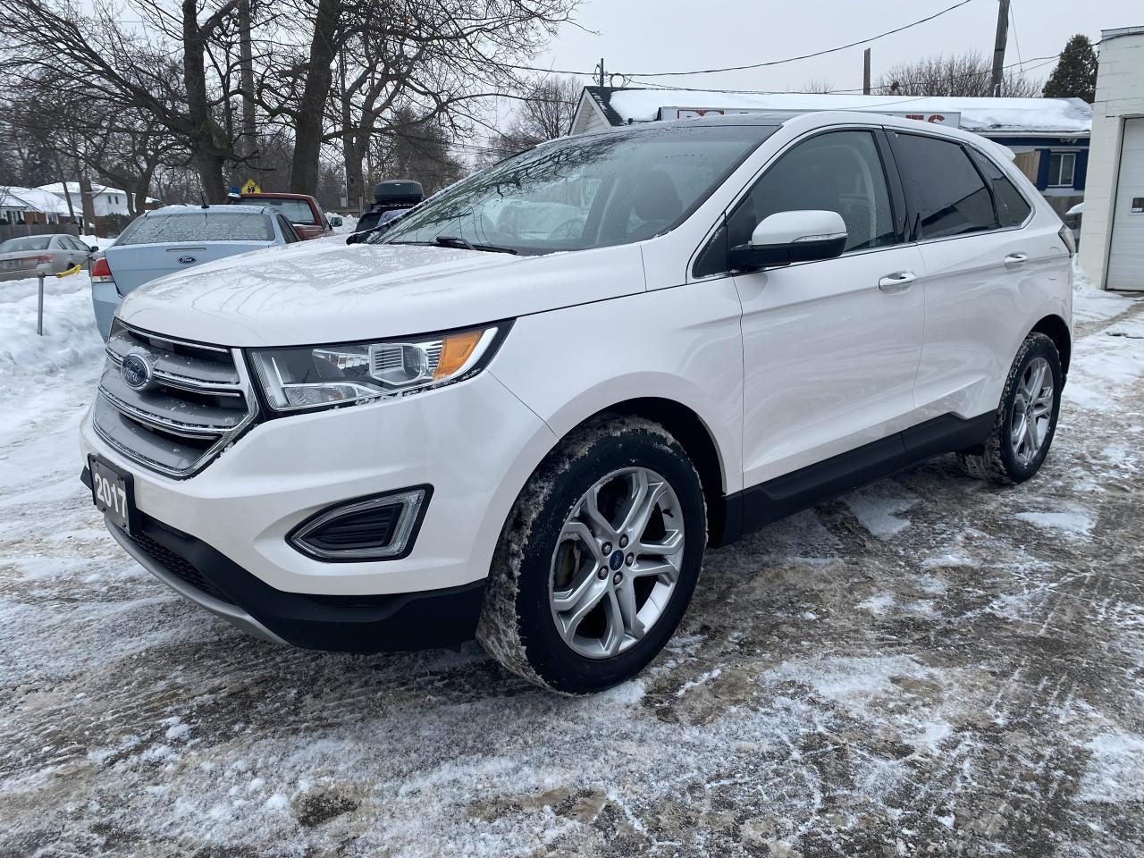 2017 Ford Edge 1Owner/TITANIUM/AWD/Leather/Roof/Navi/Back Camera - Photo #1