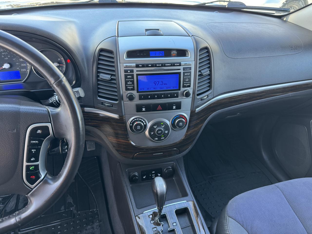 2010 Hyundai Santa Fe GL W/SPORT Photo