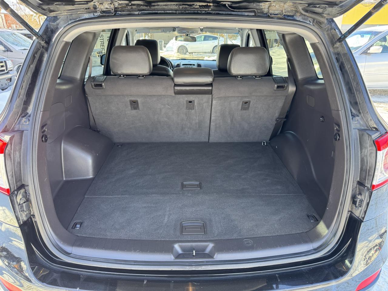 2010 Hyundai Santa Fe GL W/SPORT Photo