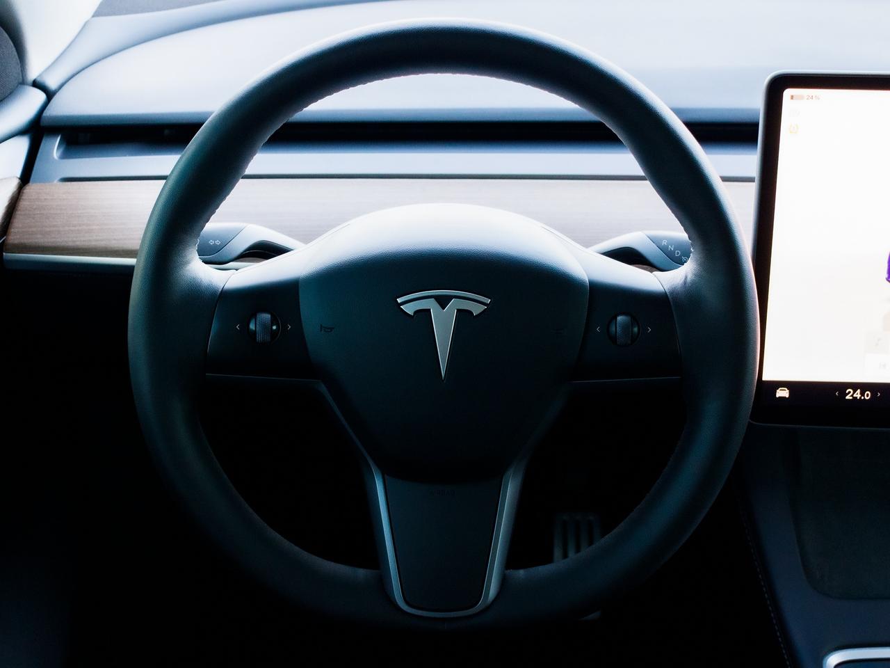 2023 Tesla Model Y Performance AWD| CLEAN CARFAX| NO ACCODENTS| Photo