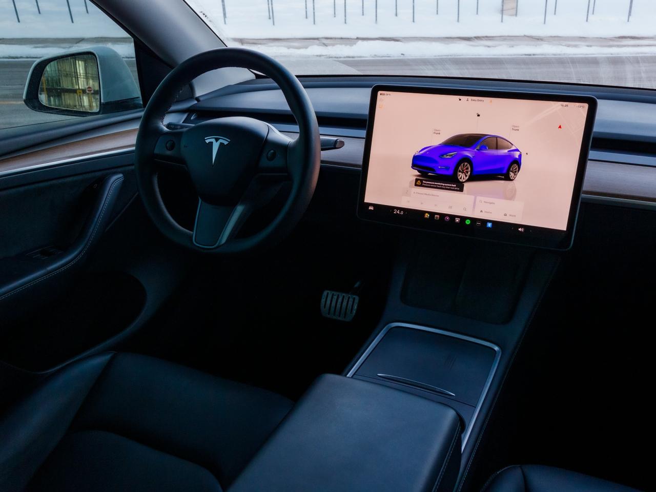 2023 Tesla Model Y Performance AWD| CLEAN CARFAX| NO ACCODENTS| Photo