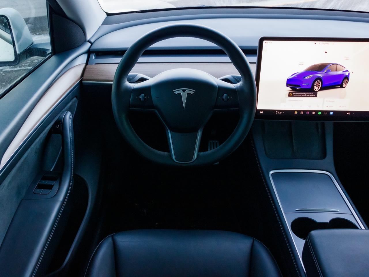 2023 Tesla Model Y Performance AWD| CLEAN CARFAX| NO ACCODENTS| Photo