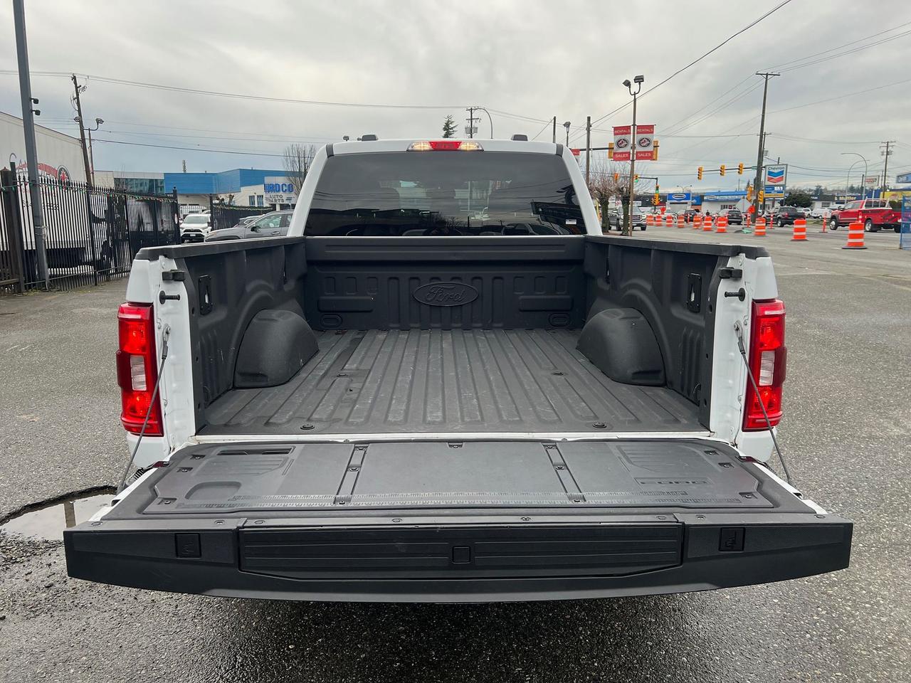 2023 Ford F-150 XLT 4WD SuperCrew 6.5' Box Photo7