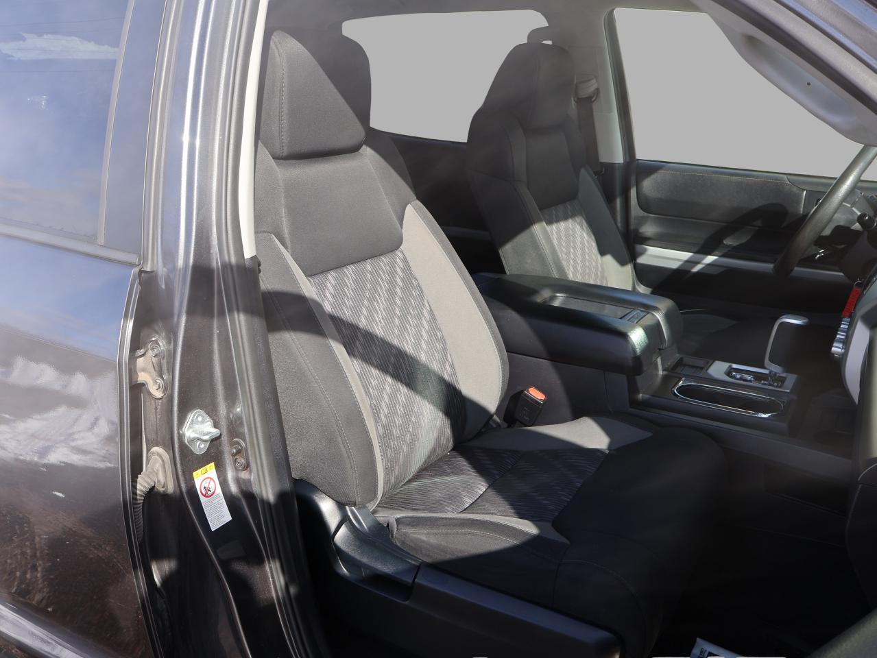 2018 Toyota Tundra SR5 5.7L V8 CREW 4WD CERTIFIED *ACCIDENT FREE* CAMERA BLUETOOTH HEATED SEATS CRUISE ALLOYS Photo