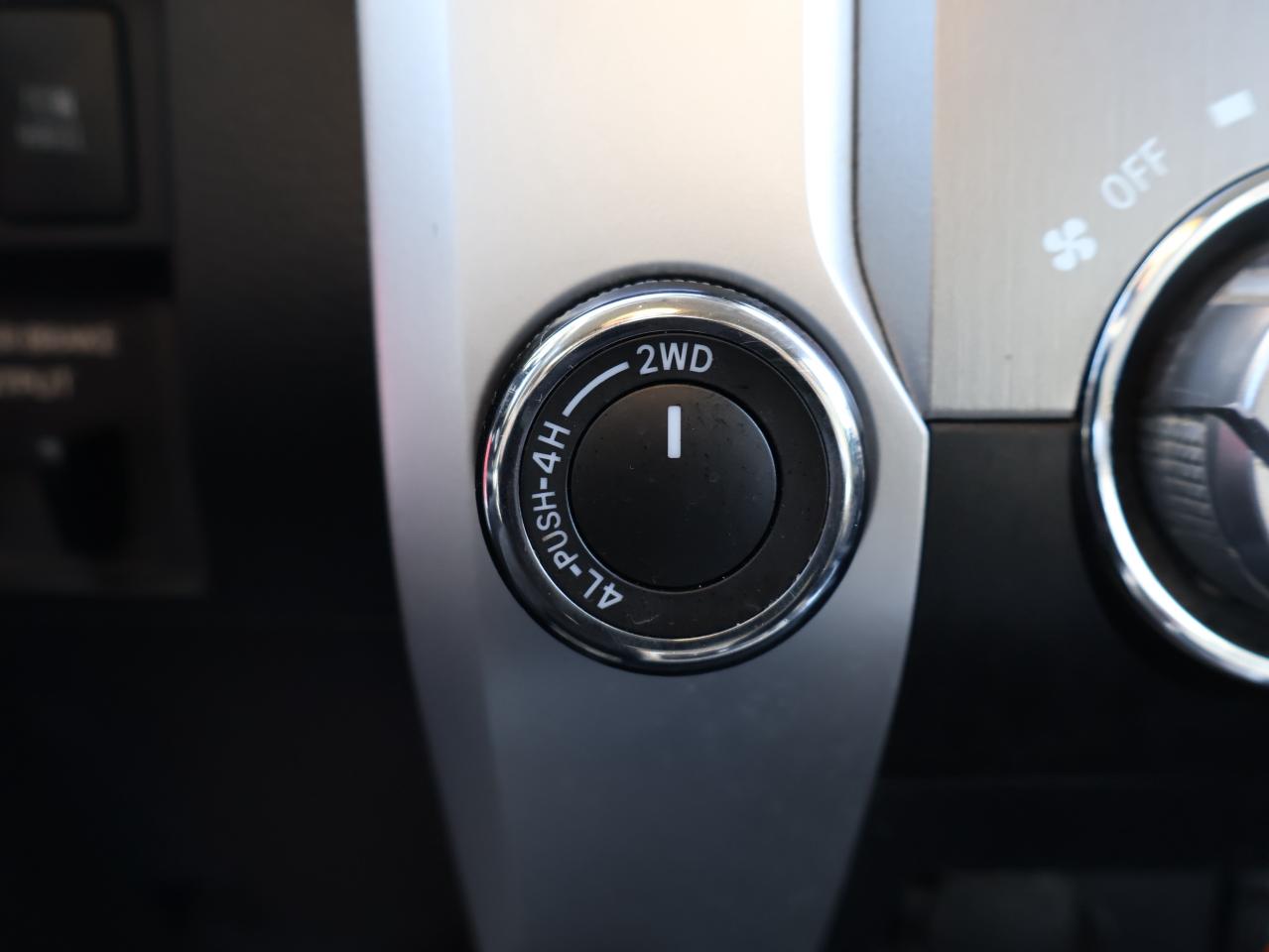 2018 Toyota Tundra SR5 5.7L V8 CREW 4WD CERTIFIED *ACCIDENT FREE* CAMERA BLUETOOTH HEATED SEATS CRUISE ALLOYS Photo