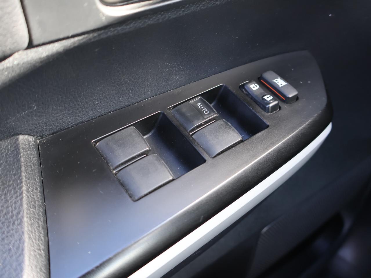 2018 Toyota Tundra SR5 5.7L V8 CREW 4WD CERTIFIED *ACCIDENT FREE* CAMERA BLUETOOTH HEATED SEATS CRUISE ALLOYS Photo