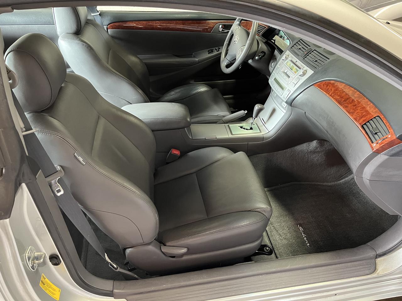 2006 Toyota Camry Solara SLE V6 -1 LOCAL OWNER! NO CLAIMS! ONLY 179K KMS! Photo