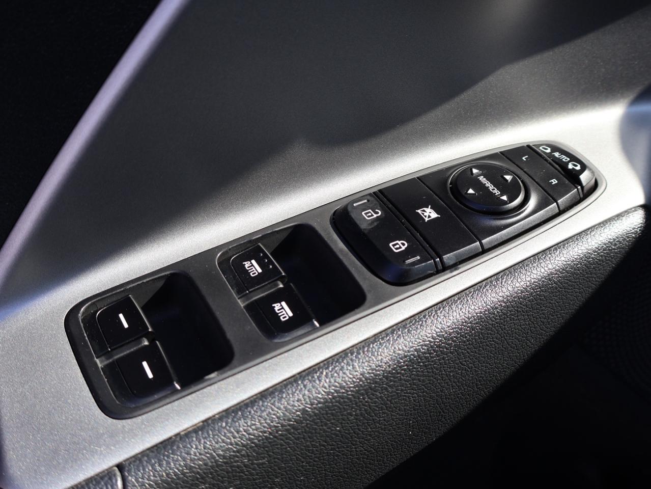 2022 Kia NIRO EV EX  UTILITY CERTIFIED *1 OWNER*ACCIDENT FREE* CAMERA BLUETOOTH HEATED SEATS CRUISE ALLOYS Photo