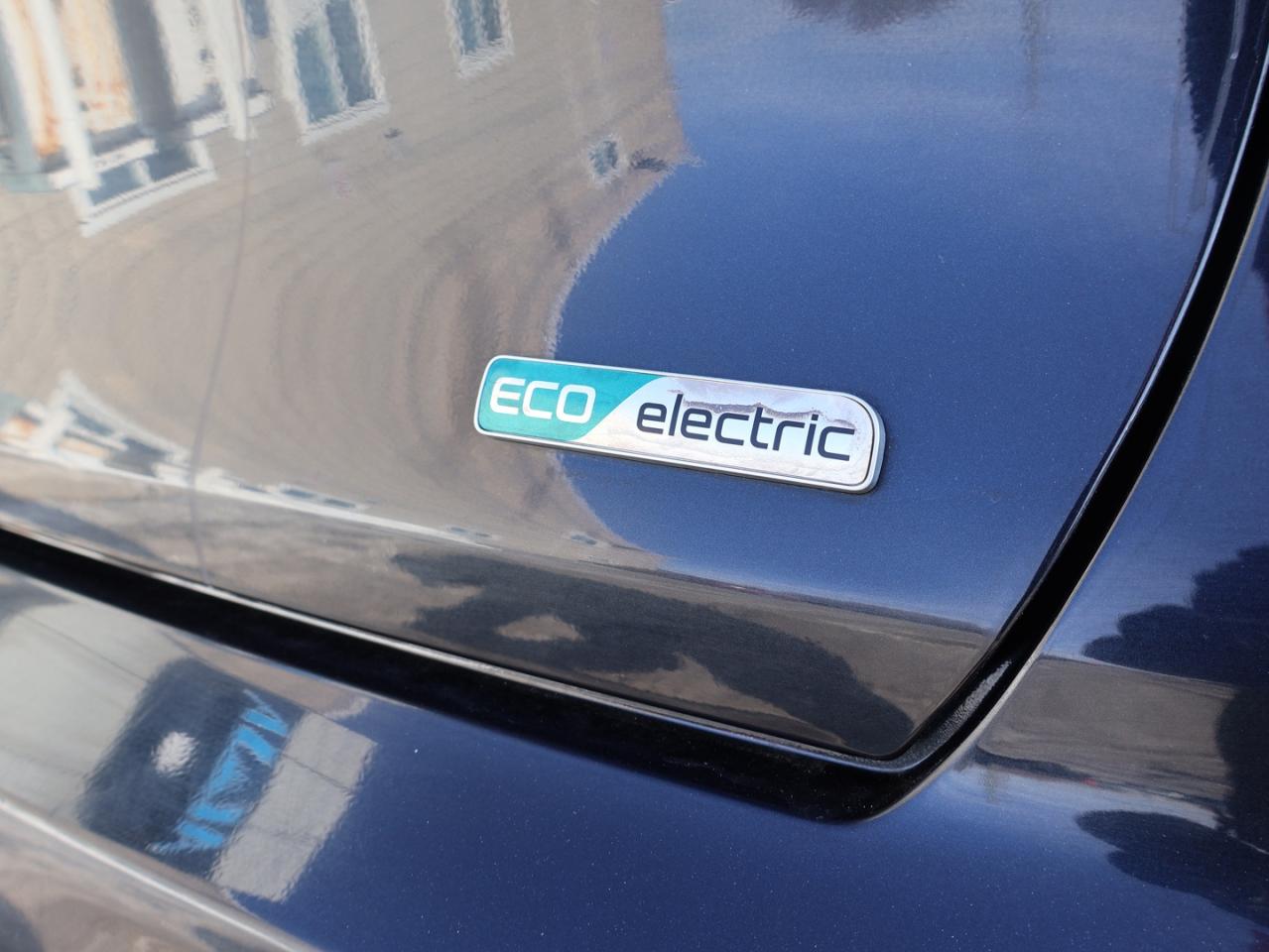 2022 Kia NIRO EV EX  UTILITY CERTIFIED *1 OWNER*ACCIDENT FREE* CAMERA BLUETOOTH HEATED SEATS CRUISE ALLOYS Photo