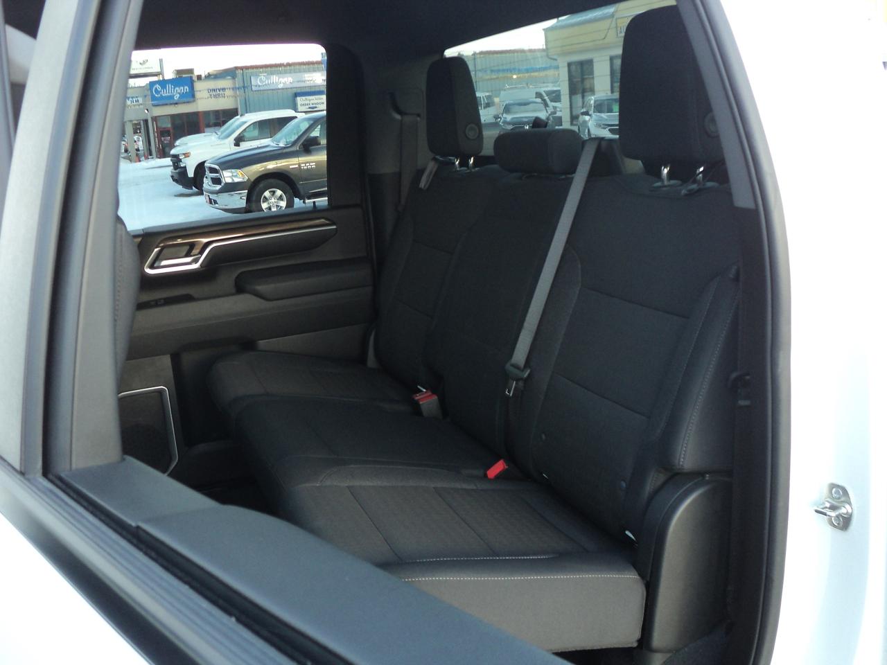 2025 Chevrolet Silverado 2500 LT CrewCab4WD 6.6L8cylDiesel6'10"BoxNavHeatedSeats Photo