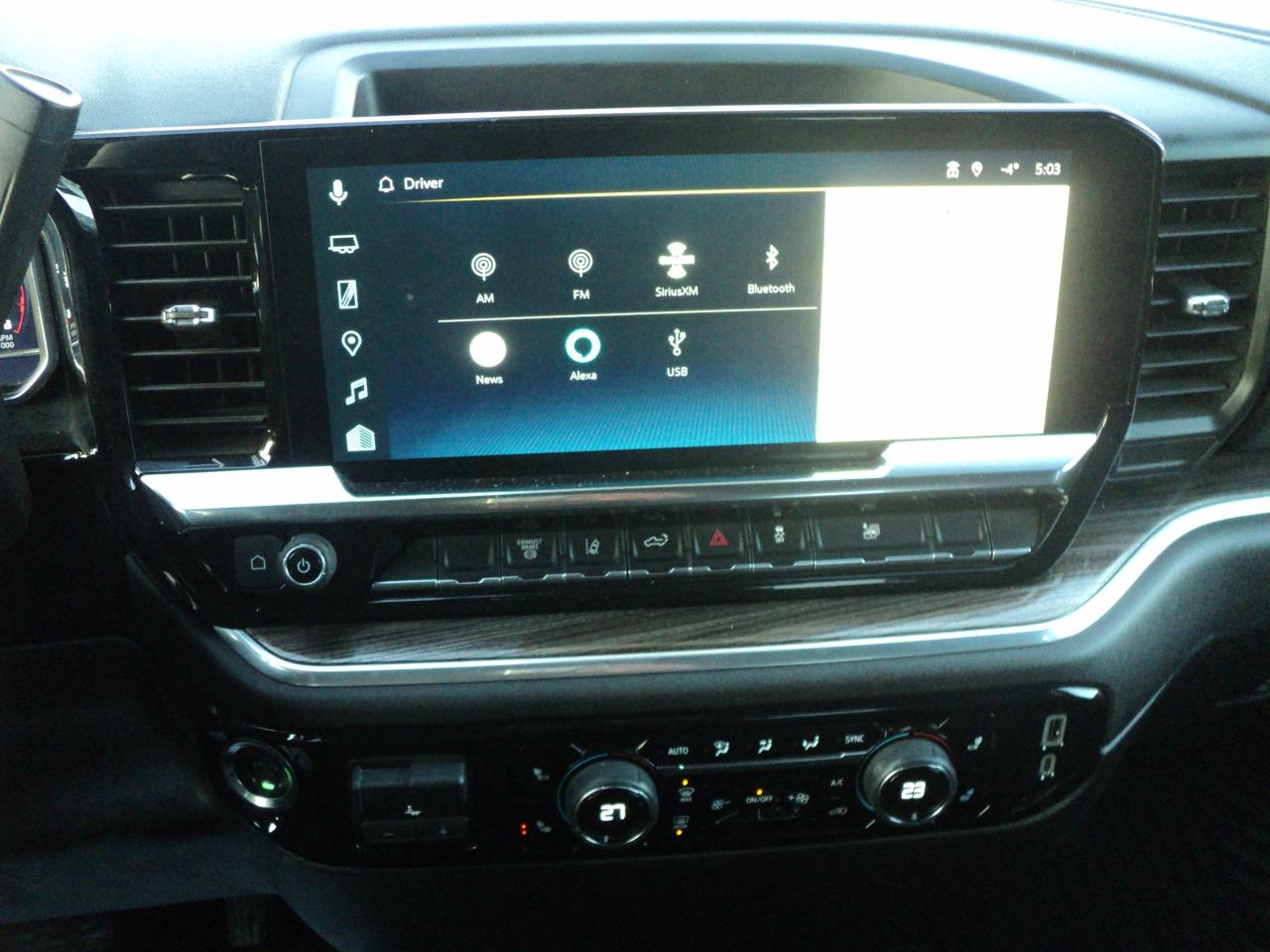 2025 Chevrolet Silverado 2500 LT CrewCab4WD 6.6L8cylDiesel6'10"BoxNavHeatedSeats Photo