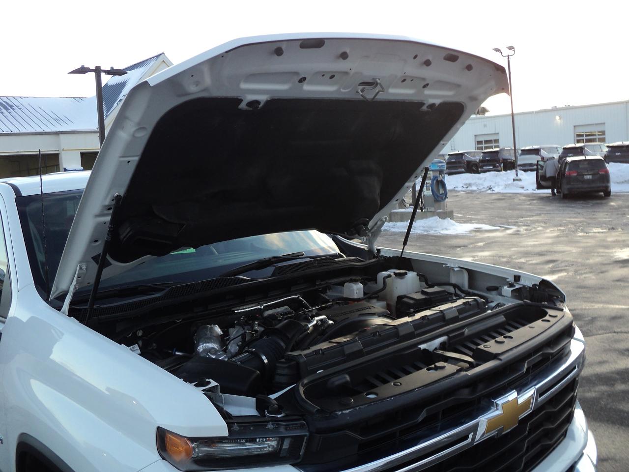 2025 Chevrolet Silverado 2500 LT CrewCab4WD 6.6L8cylDiesel6'10"BoxNavHeatedSeats Photo