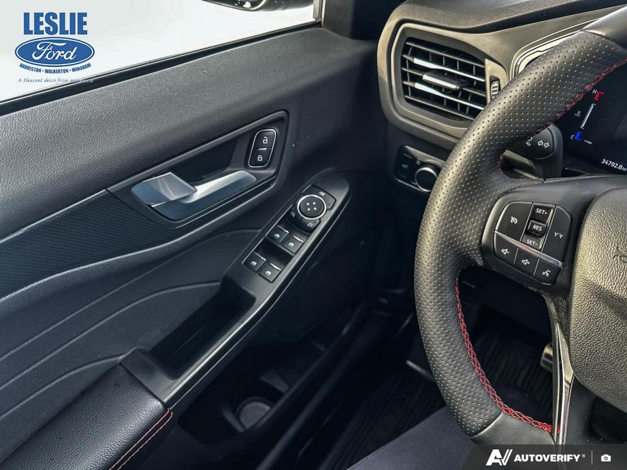 2024 Ford Escape ST-LINE FWD Photo