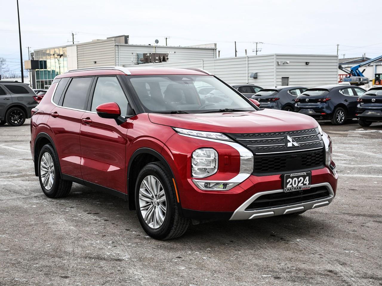 2024 Mitsubishi Outlander LE S-AWC Photo