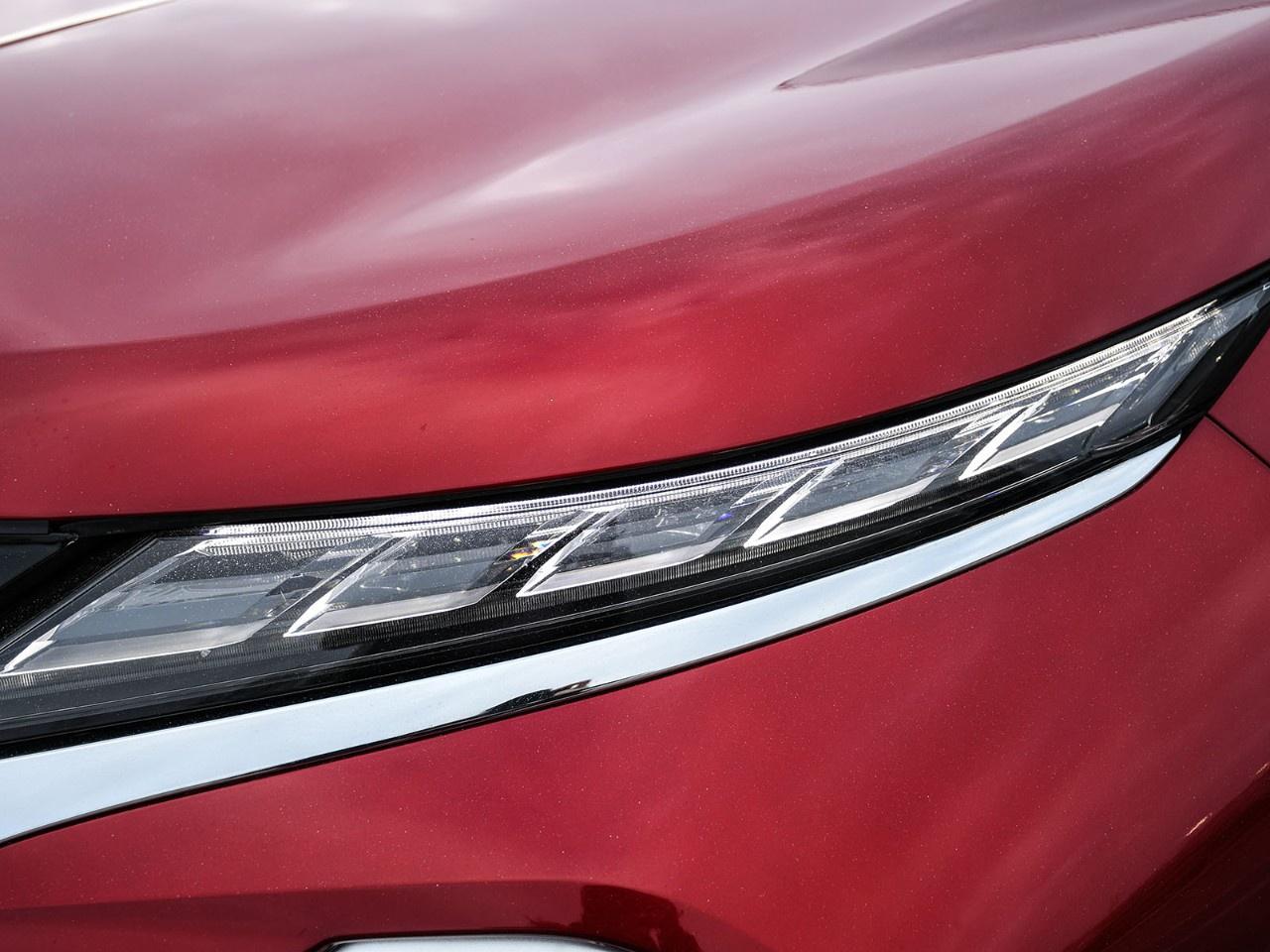 2024 Mitsubishi Outlander LE S-AWC Photo