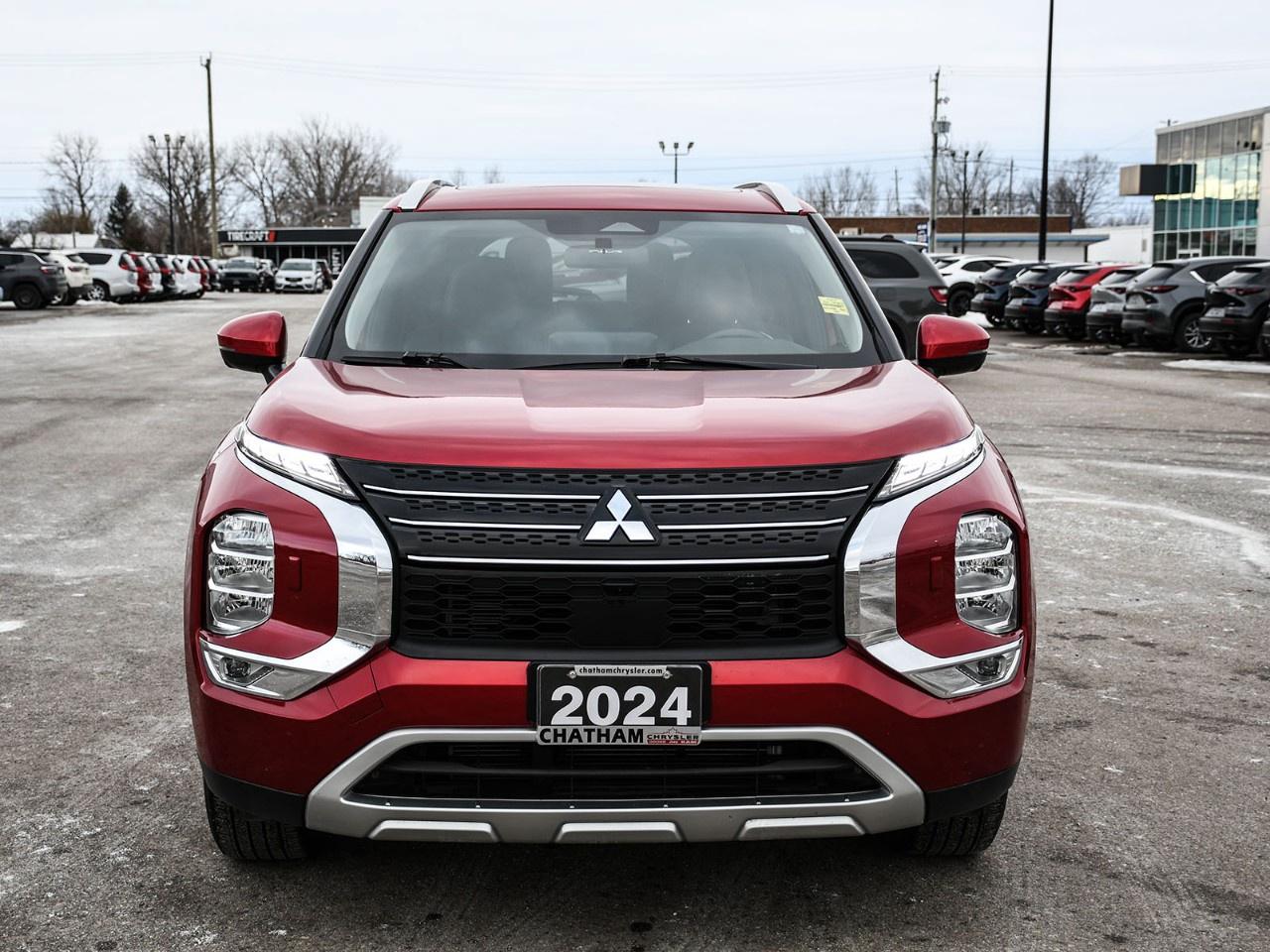 2024 Mitsubishi Outlander LE S-AWC Photo