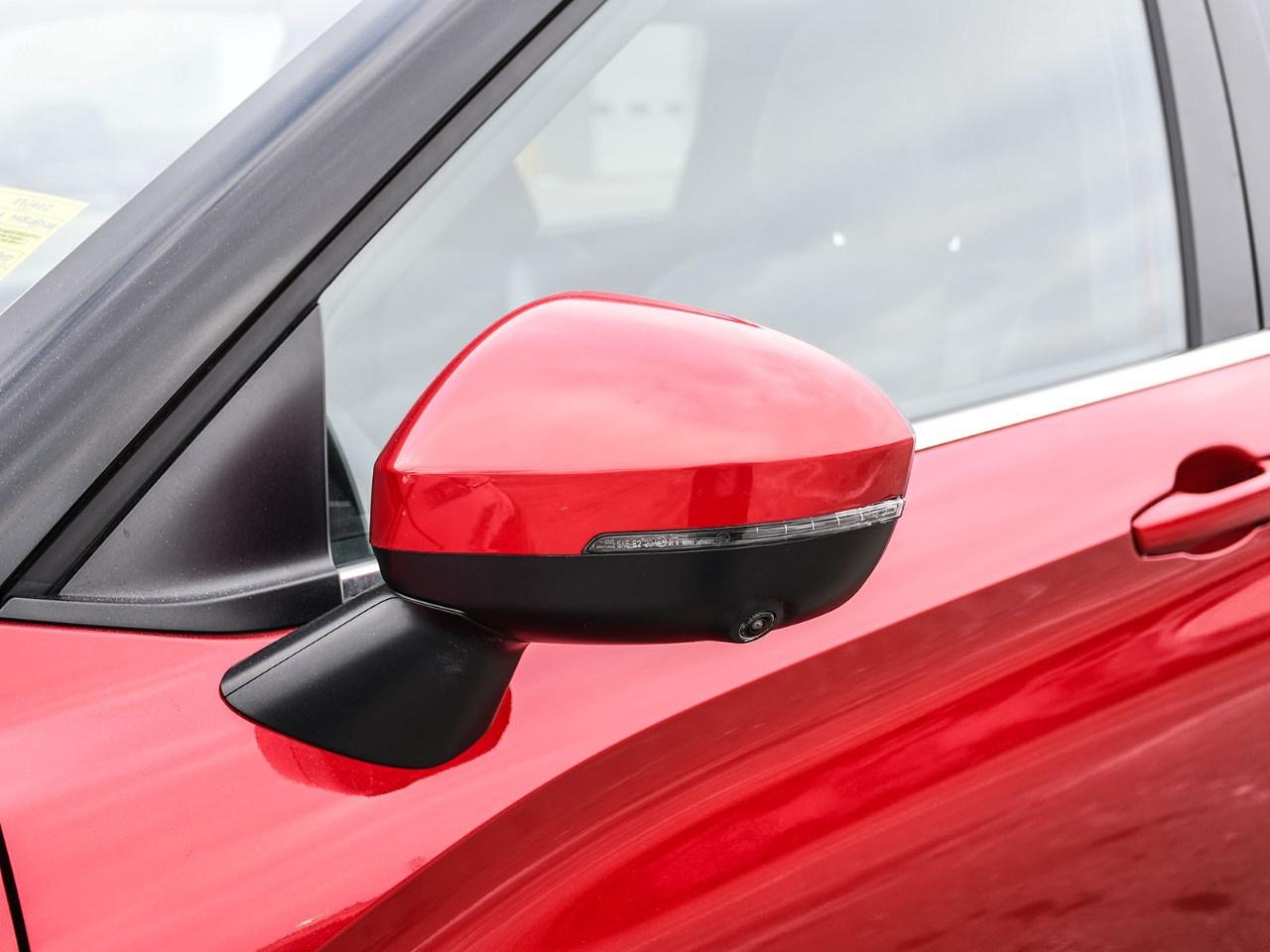 2024 Mitsubishi Outlander LE S-AWC Photo