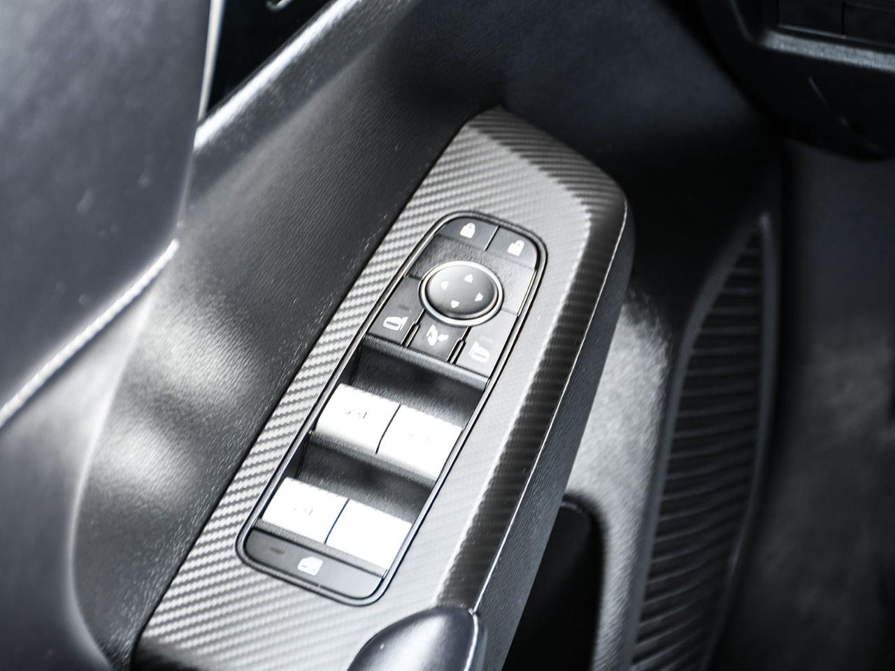 2024 Mitsubishi Outlander LE S-AWC Photo