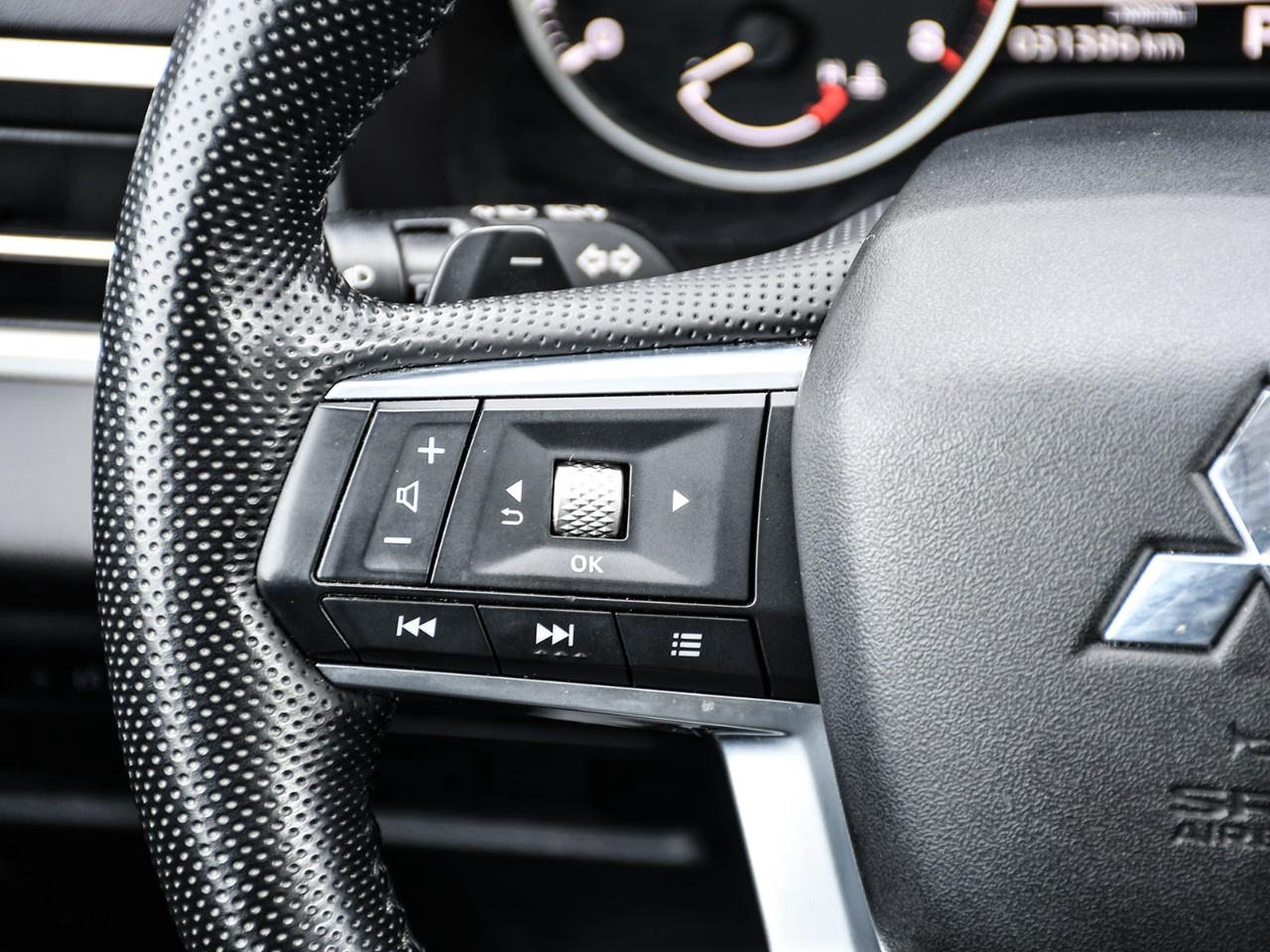 2024 Mitsubishi Outlander LE S-AWC Photo