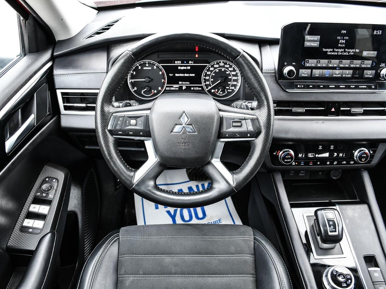 2024 Mitsubishi Outlander LE S-AWC Photo