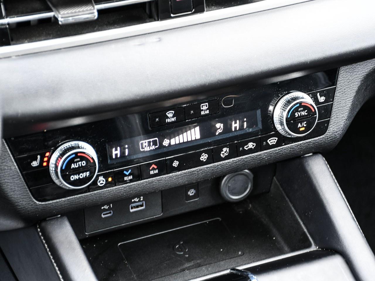 2024 Mitsubishi Outlander LE S-AWC Photo