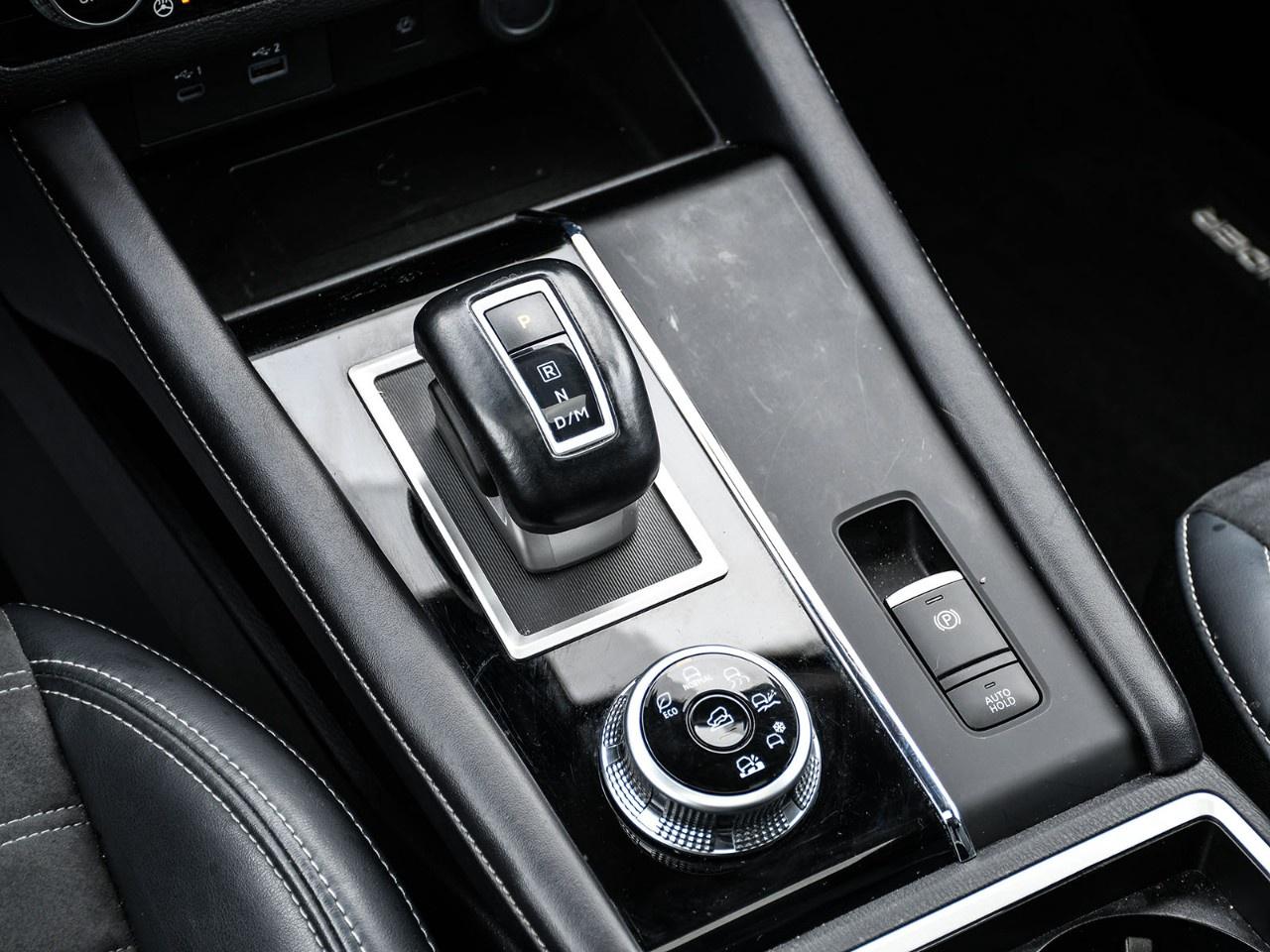 2024 Mitsubishi Outlander LE S-AWC Photo