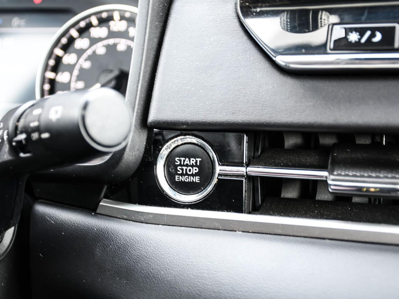 2024 Mitsubishi Outlander LE S-AWC Photo