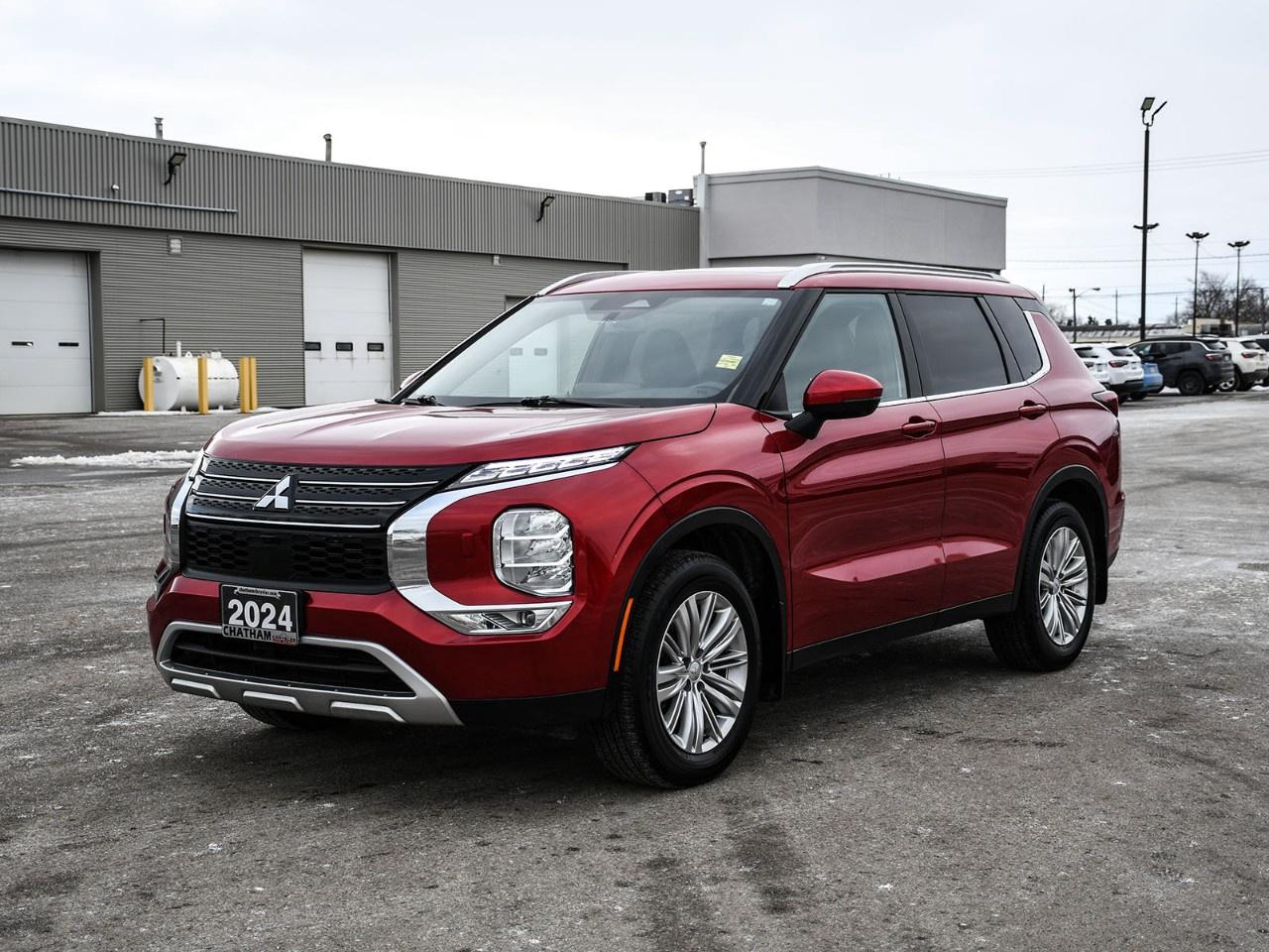 2024 Mitsubishi Outlander LE S-AWC Photo