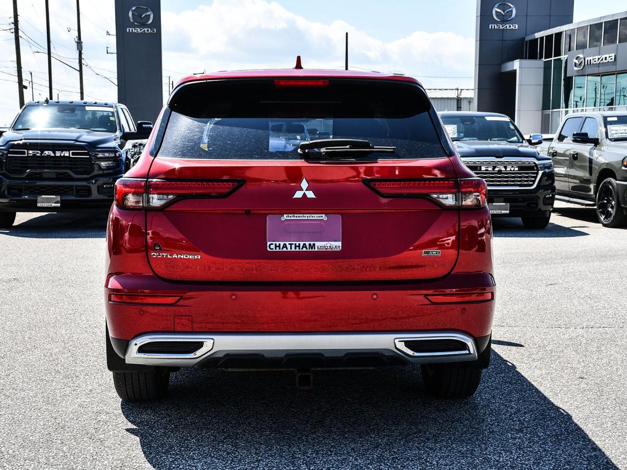 2024 Mitsubishi Outlander LE S-AWC Photo