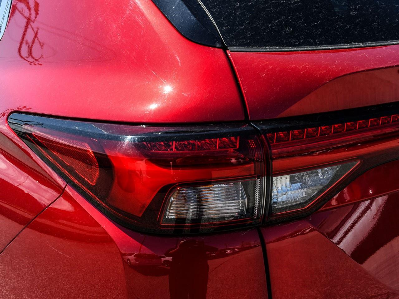 2024 Mitsubishi Outlander LE S-AWC Photo
