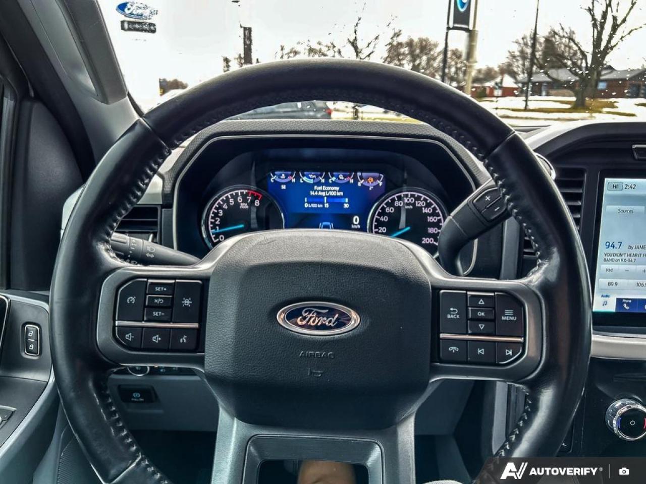 2022 Ford F-150 302A XLT 5.0 V8 CREW CAB 4X4 Photo