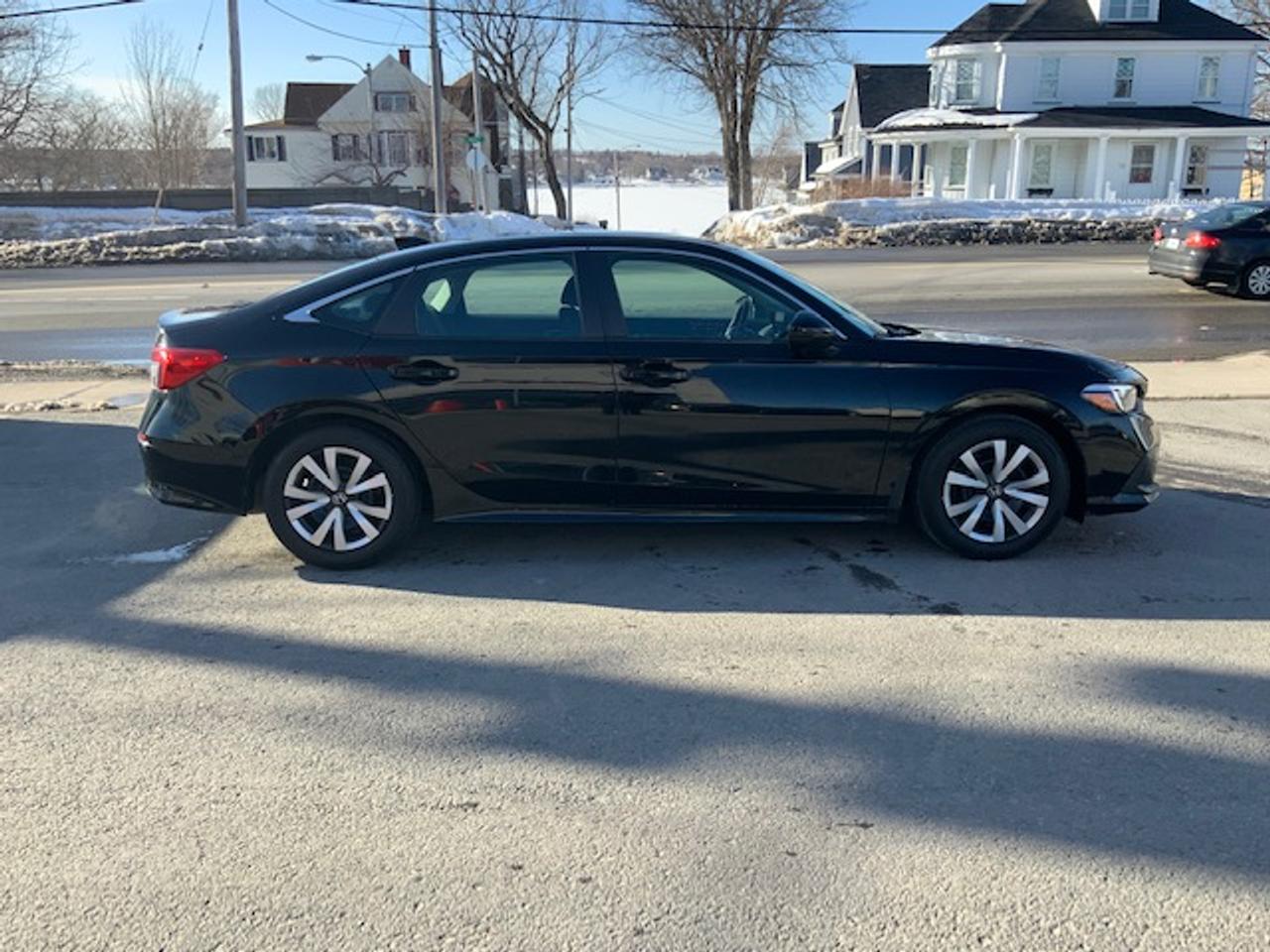 2022 Honda Civic LX Photo4