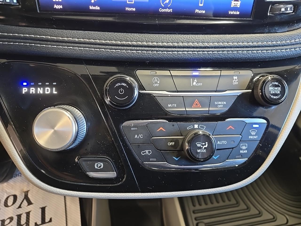 2022 Chrysler Pacifica Touring L Photo