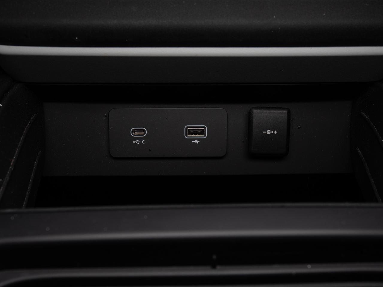 2024 Land Rover Defender 110 | P400 | X-DYNAMIC | PANO | MERIDIAN Photo